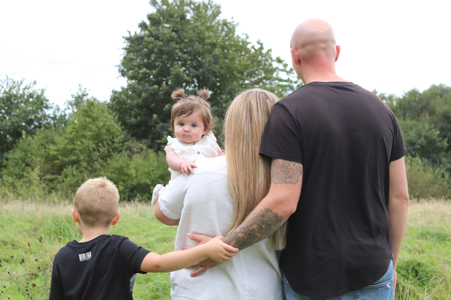 Emma J Photography Bride and Bridesmaids at Wedding