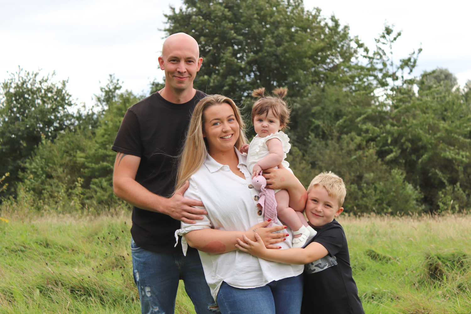 Emma J Photography Bride and Bridesmaids at Wedding